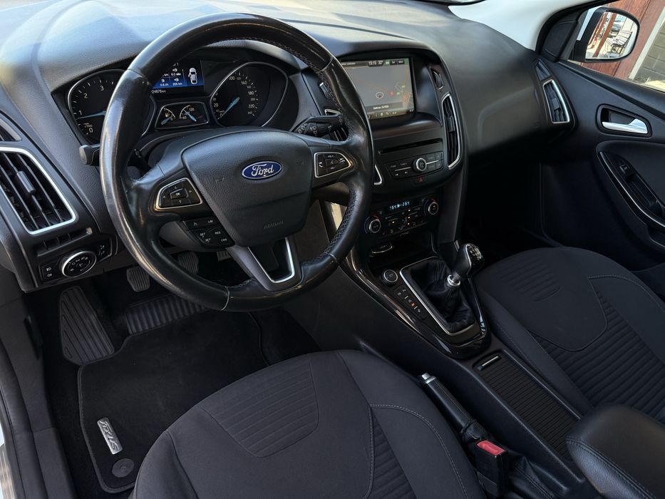 Ford Focus Titanium 07/2015, 1.5 TDCi 120cp Euro6, Navigatie, Dublu Climatronic,. Scaune incalzite, volan incalzit, Rate cu avans 0%