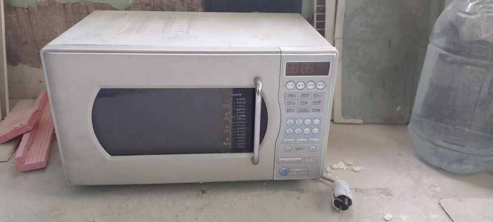 Продам  микровалновку.