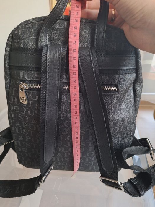 Черна дамска раничка