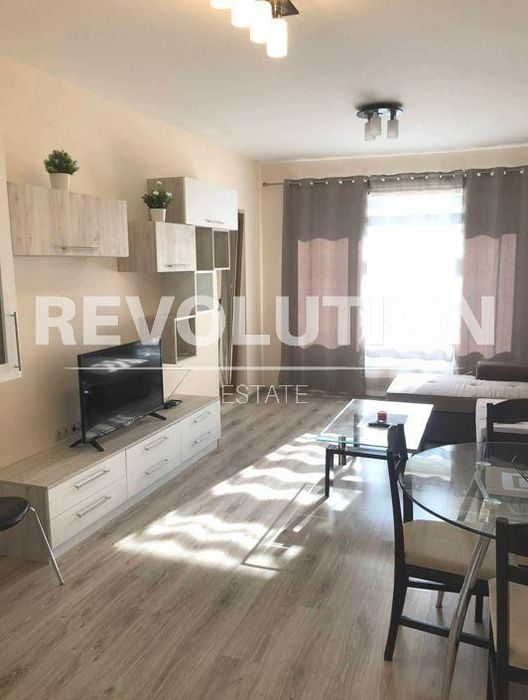 Дава се под наем Двустаен апартамент в Варна, Аспарухово - 65 кв.м за 548.25 € - Снимка #1