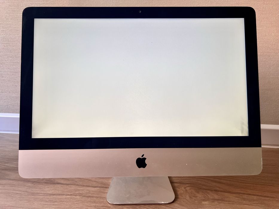 Imac 21,5 с SSD 256 без коробки.
