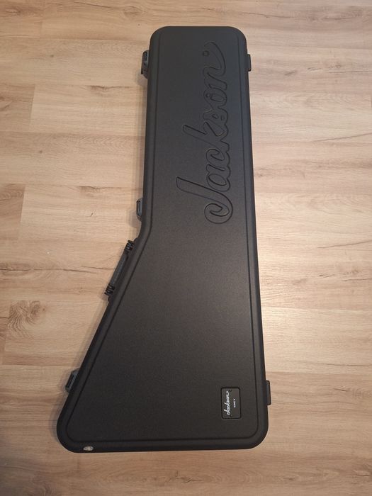 Куфар на Jackson за King V китари!