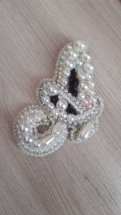 Продам брошь шаннель ручная