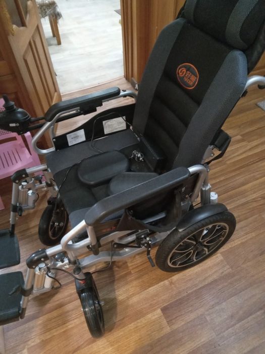 Коляска инвалидная электроприводная.