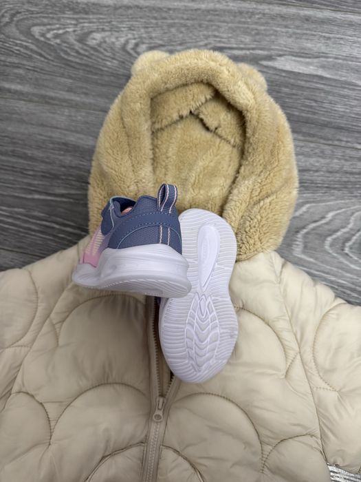 Adidasi skechers+geaca ursulet
