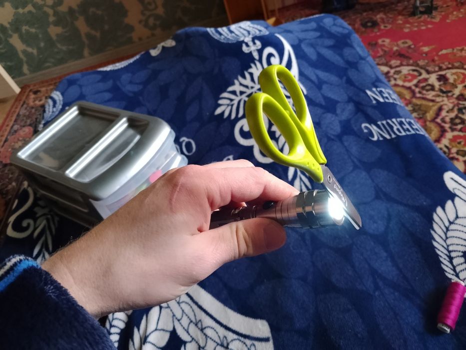 Фонарик магнитный