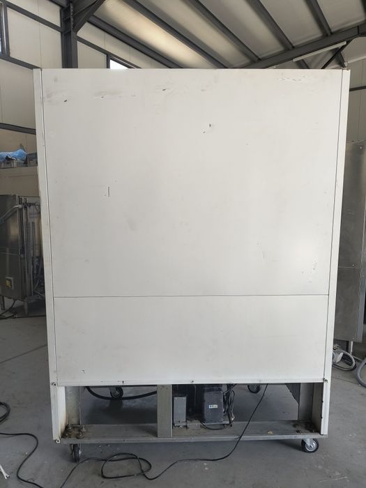 Хл.витрина със три отваряеми врати -- 1500 литра