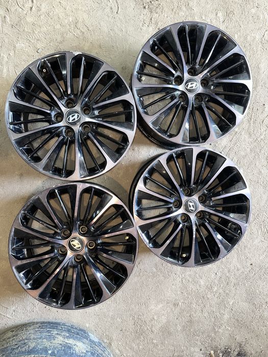 R17 PCD 5*114,3 Комплект легкосплавных дисков