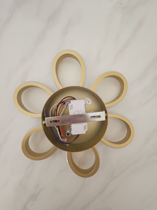 Lustra,noua,detin2bucati.