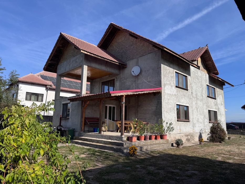 Casă de vânzare în Câlnic, Gorj - 18 km de Târgu Jiu