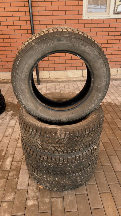 Продам зимний покрышка