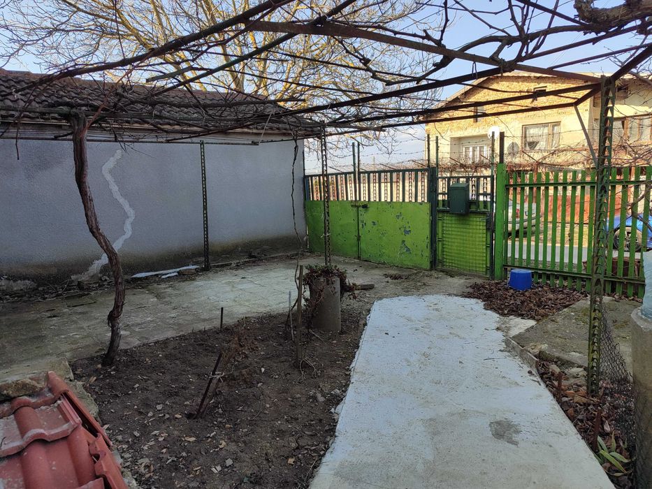 Къща близнак в Плачи Дол