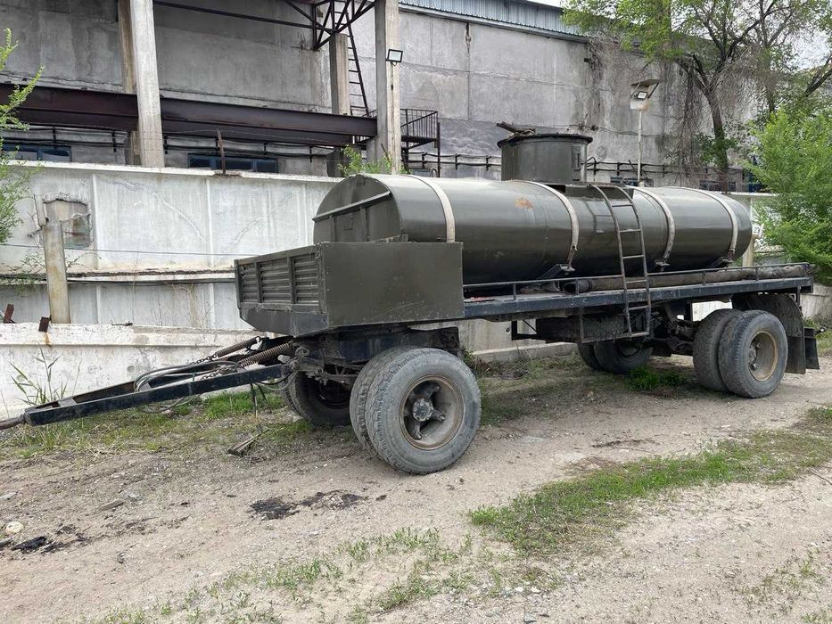 Цистерна бензовоз