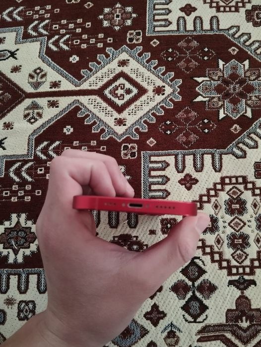 Айфон 13 сатылады