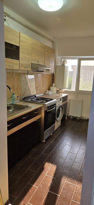 Proprietar Ofer spre închiriere apartament cu o cameră