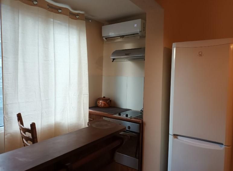 Дава се под наем Тристаен апартамент в София, Надежда 2 - 100 кв.м за 550 € - Снимка #3