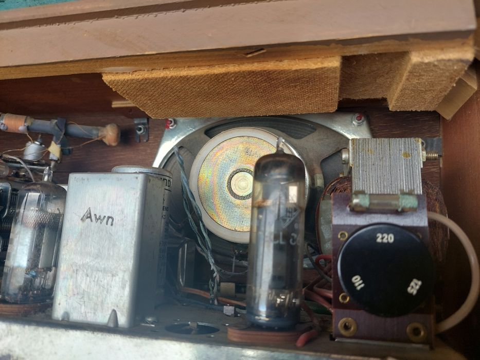 Aparat radio German,marca Grundig în perfecta stare de functionare.