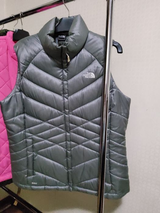 Продам Vineyards vines × Athleta × cos × north fase