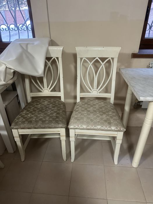 Деревяные стулья 8 шт