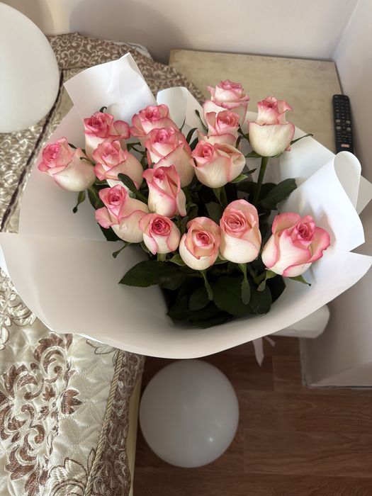 Гүлдер сатылады Цветы