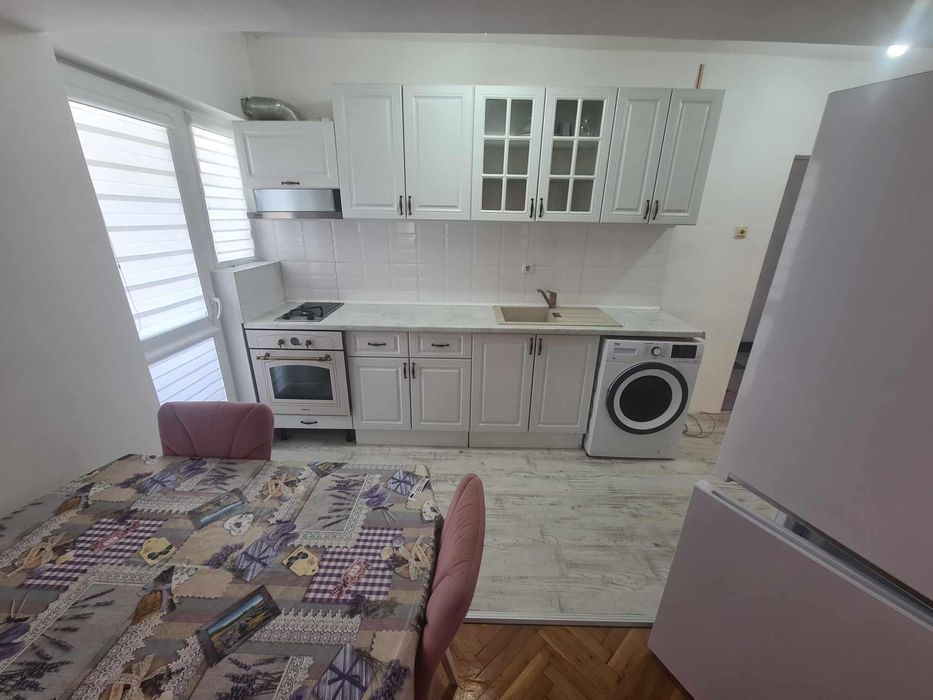 Дава се под наем Двустаен апартамент в Бургас, Зорница - 41 кв.м за 612 € - Снимка #1