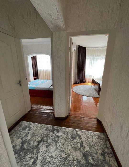 Продается квартира в Юнусабад Ц-5 Ор сзади Корзинки