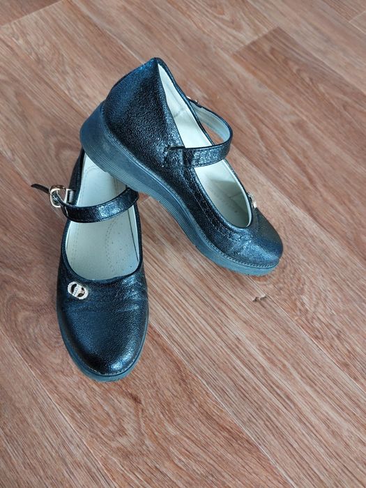 Продам обувь детское 33, 34рр