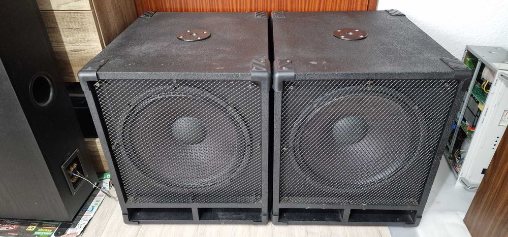 Два баса с Eminence DELTA-15LF-4
