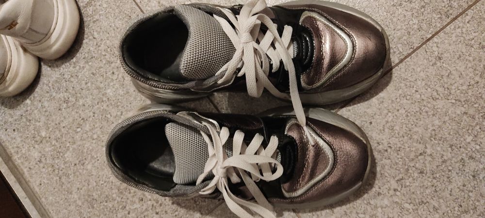 Обувки Elisabetta Franchi, Pinko