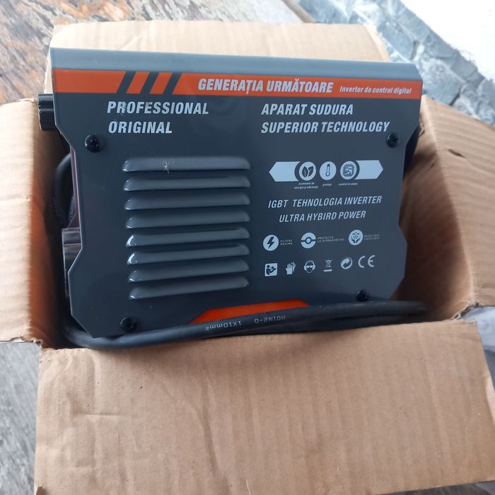 Aparat de sudura,este în stare perfecta,a fost folosit o singură data