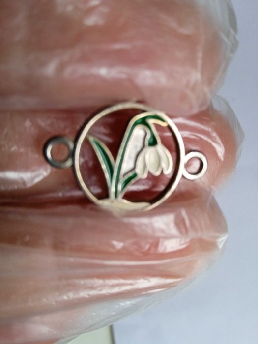 Бмжута Брошка с камъни и винтидж