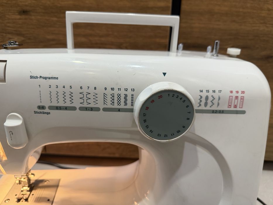 Шевна машина Necchi 270