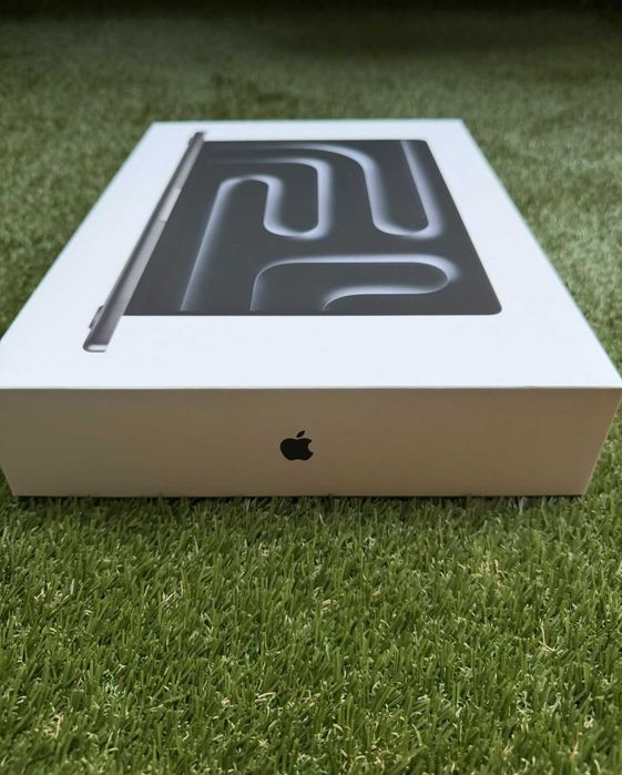 Чисто нов 14-инчов MacBook Pro с чип M5, 24GB RAM и 1TB SSD