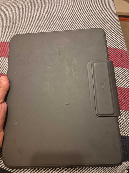 Husă cu tastatură Logitech Slim Folio Pro pentru iPad 13" sau 12,9"