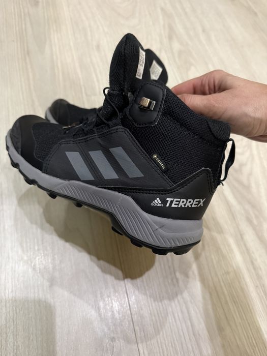Зимни боти за момче Adidas Terrex