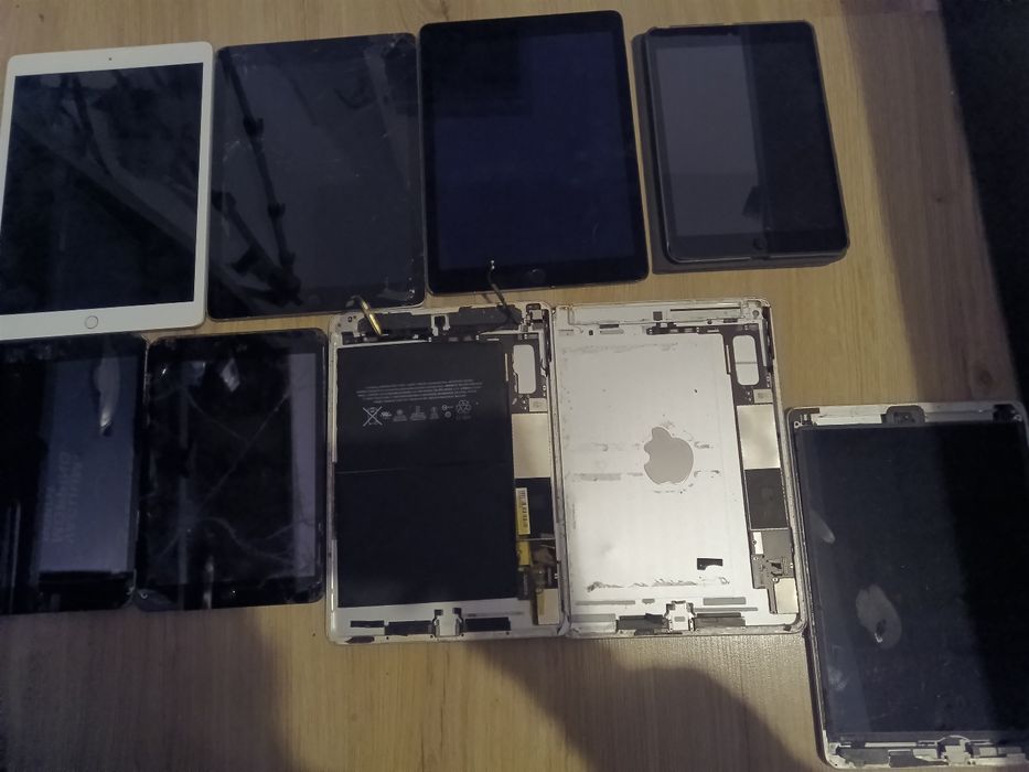 Lot Tablete Ipad 7,6,5 Ipad Air 2 , Mini 1 pentru piese