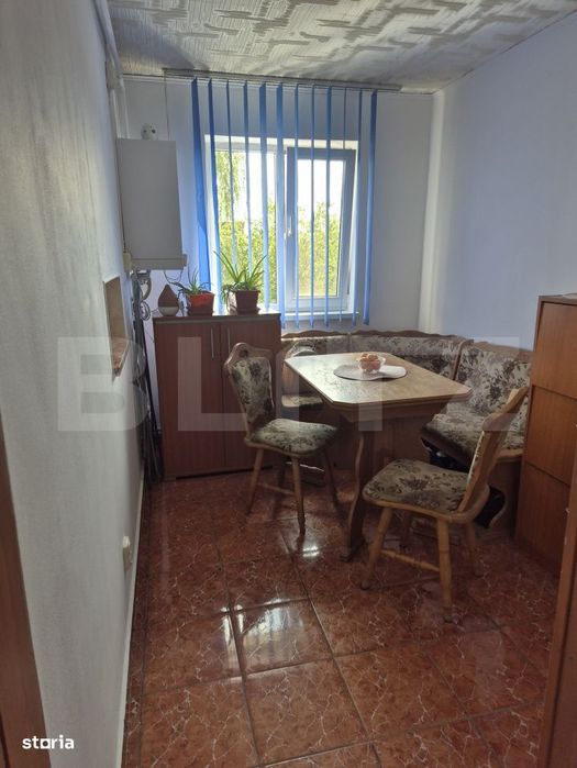 VANZARE URGENTĂ! 3 camere in Florilor, 41 mp, parcare si boxa propri