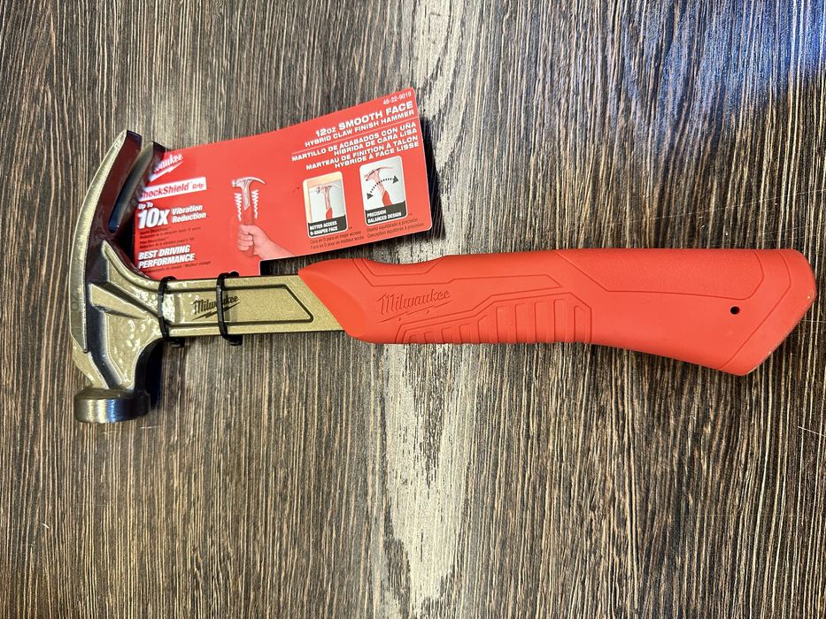 Milwaukee Оригинал Акумуляторым 2 шт по 5 Ампер