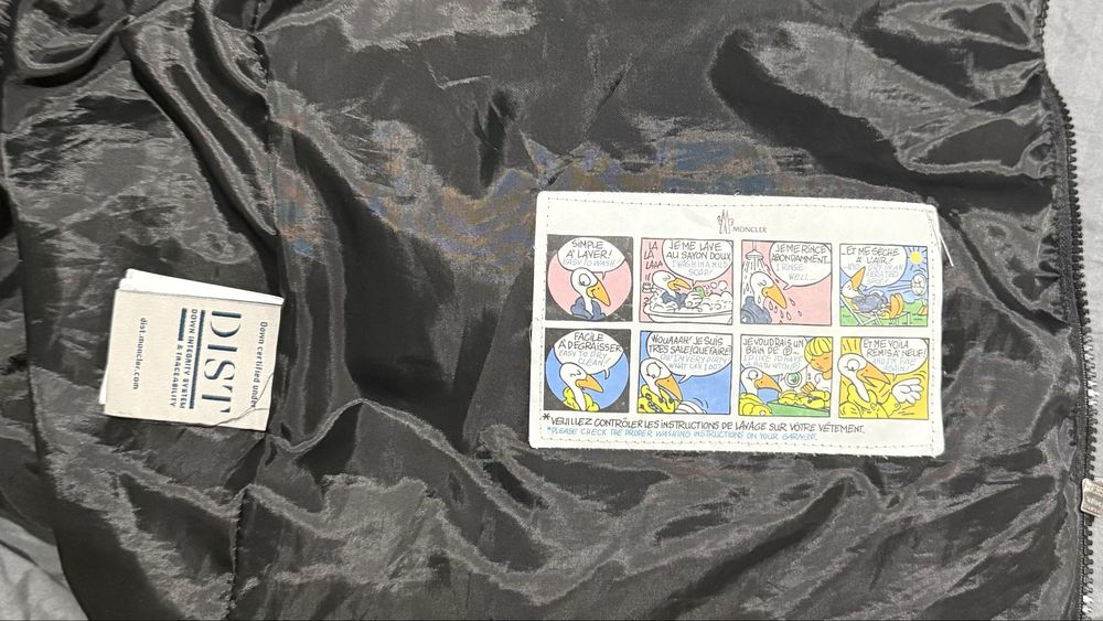 Geaca Moncler cu NFC