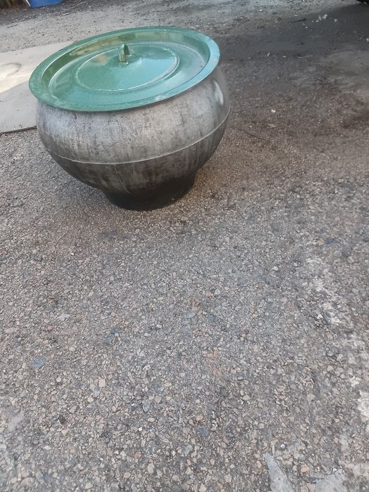 Продам чугунок 10 литров