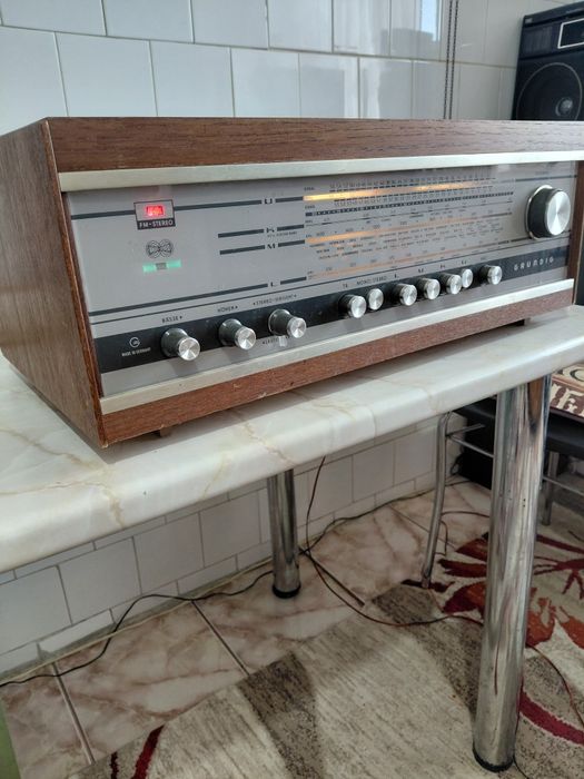 Radio cu lămpi Grundig Stereo 300