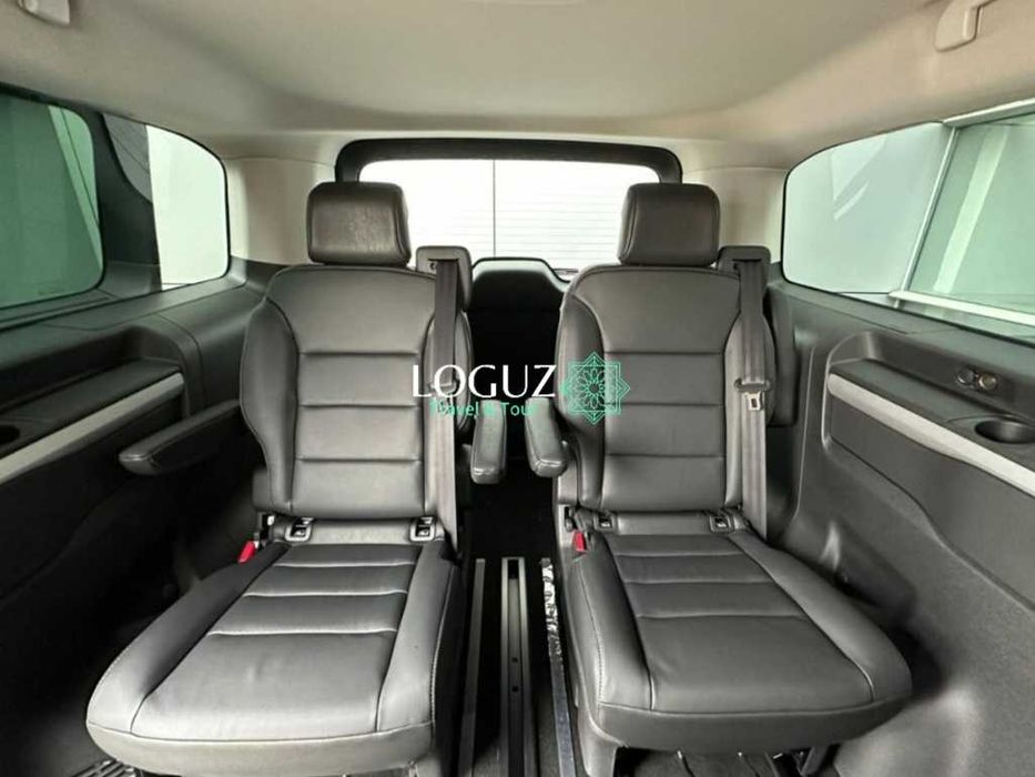 гид на личном минивене для группы гостей из 5-8 человек Экскурсии Туры