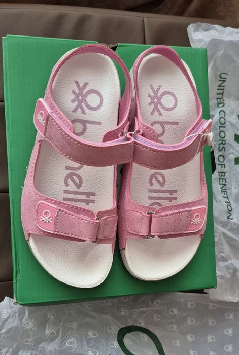 Нови сандали Benetton