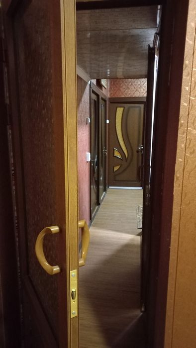 Квартира сотилади шарк 1 да