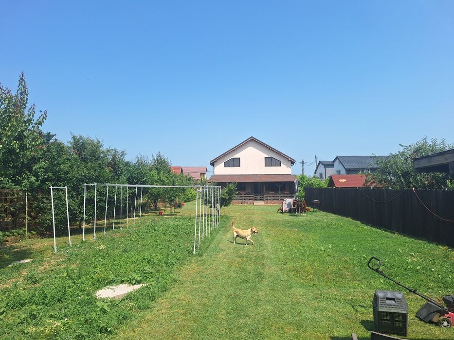 Casa P+M în Ghercesti str. Primaverii cu toate utilitatile