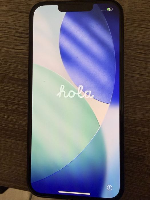 Продавам Iphone 13 black 128gb