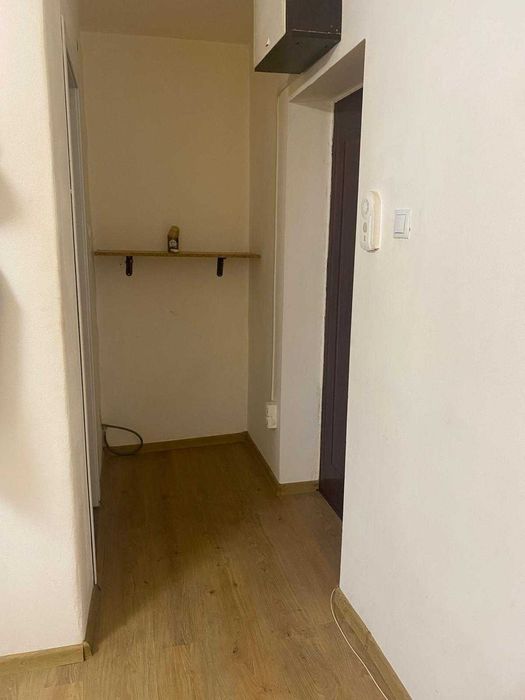 Vand garsoniera str Podului la parter
