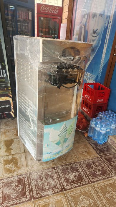 Frezer Muzqaymoq aparati sotiladi!