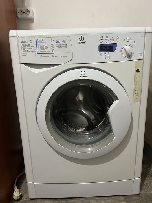 Продам стиральную машину indesit