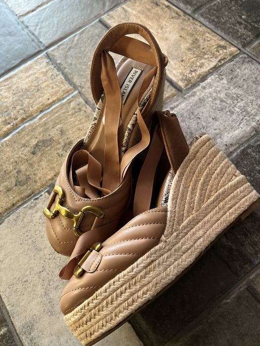 Sanda/Pantof River Island